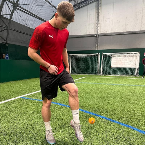 Giochi Preziosi Smart Ball Kick Tracker Palla per conteggio palleggi con Display Led Colore Arancione, Small, MRK00001