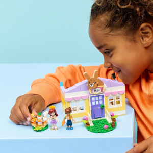 LEGO 42679 FRIENDS Hotel dei Conigli di Heartlake City - con 2 Mini Bamboline, 2 Coniglietti e Accessori per la Cura degli Animali
