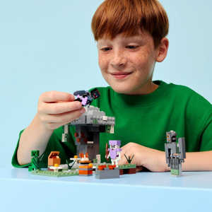 LEGO 21586 MINECRAFT Giardino Pallido -  con Minifigure di Creaking e Mothman, e le Figure di Creeper e di Scheletro 