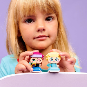 LEGO 43284 DISNEY PRINCESS - Mini-Anna e Mini-Elsa - - con 2 Mini Bamboline, un Girasole e un Fulmine di Ghiaccio