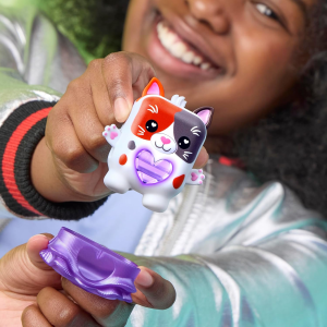 HASBRO G2209 NANOMALS, Purrnelope la gatta tricolore, cucciolo elettronico antistress - per Bambini e Bambine dai 5 Anni in Su