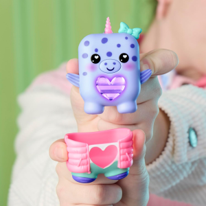HASBRO G2214 NANOMALS, Blubby il narvalo, cucciolo elettronico antistress - per Bambini e Bambine dai 5 Anni in Su
