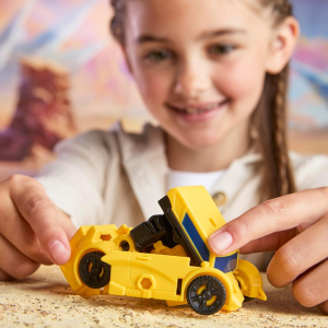 HASBRO G1045 TRANSFORMERS CYBERWORLD, BUMBLEBEE - 6 ANNI+