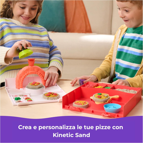 KINETIC SAND PIZZA, Set di Gioco Squish Pizza, con 452 g di Sabbia e 5 Attrezzi - 5 ANNI+