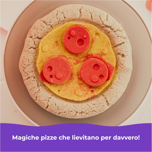  KINETIC SAND PIZZA, Set di Gioco Squish Pizza, con 452 g di Sabbia e 5 Attrezzi - 5 ANNI+
