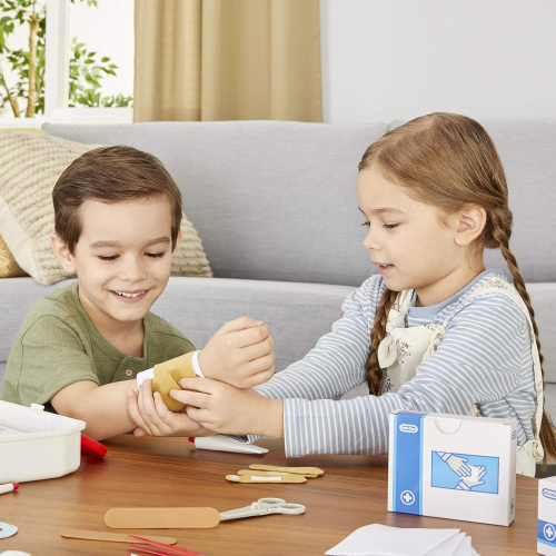 LITTLE TIKES KIT PICCOLO DOTTORE, First Aid Kit - Realistic Doctor Role Playing Set -25 ACCESSORI - 3 ANNI+