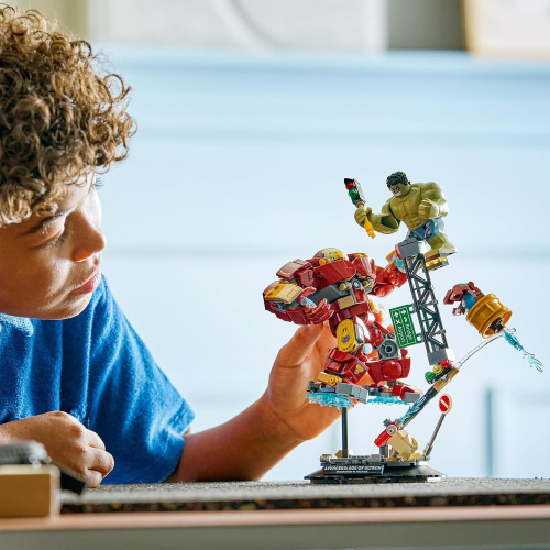 LEGO 76343 MARVEL Battaglia Epica: Hulkbuster vs. The Hulk- 9 ANNI +