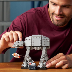 LEGO 75440 STAR WARS AT-AT - Kit Modellismo per Adulti da Esposizione con Snowspeeder - 18 ANNI+
