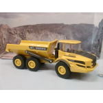 NEW RAY 32103 VOLVO CAMION DA CAVA RIBALTABILE A25G - DIE CAST, MISURE CONFEZIONE 20X10 CM. - 5 ANNI+